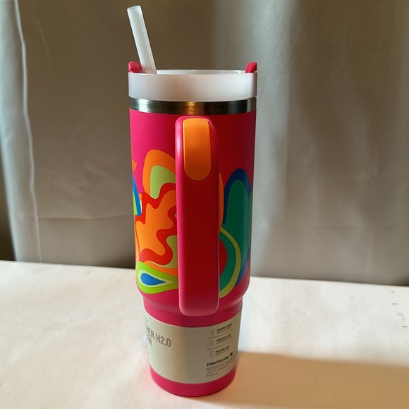 Stanley 30oz Adventure Quencher H2.0 Flowstate
Tumbler - Picture 4 of 7